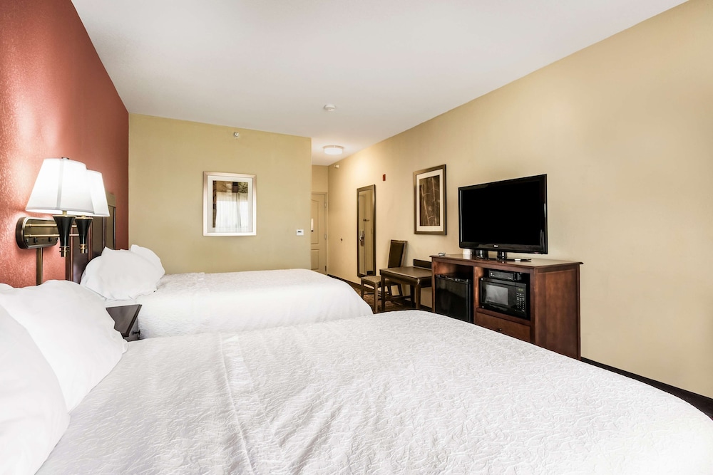 Hampton Inn Derby Wichita Southeast 16/42