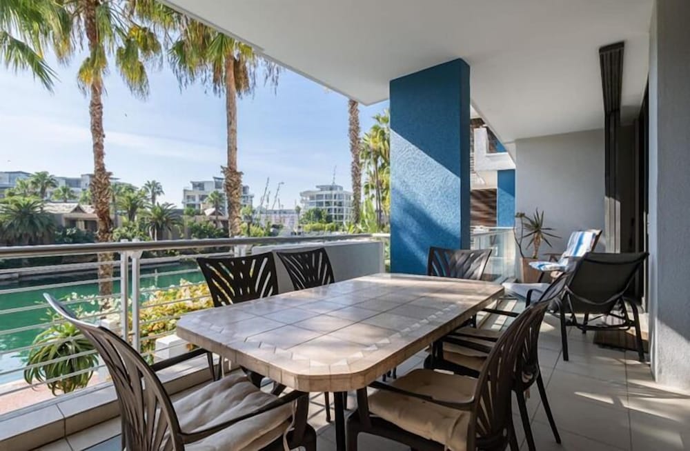 Mountain Marina Luxury Apartments 34/50