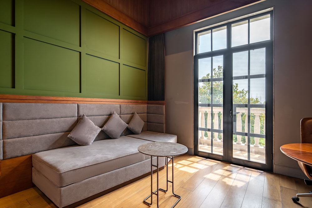 Melia Shanghai Parkside 7/57