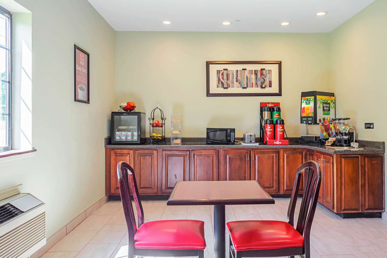 Econo Lodge Inn and Suites Ripley 10/14