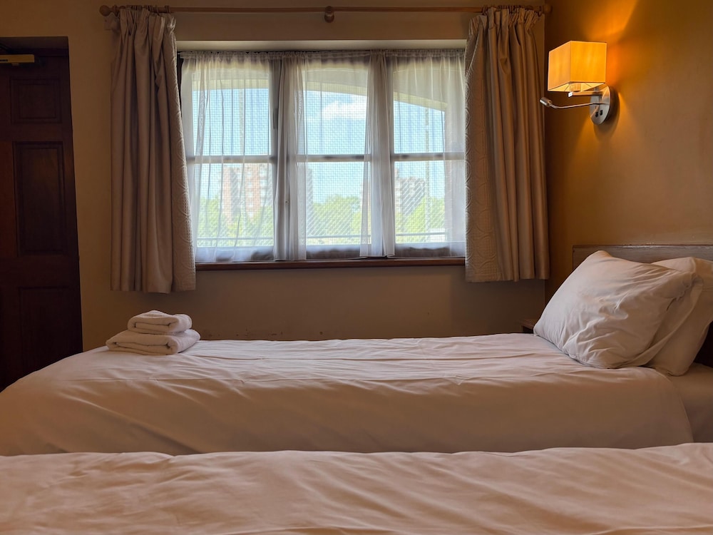 Tollgate Hotel And Leisure 5/20