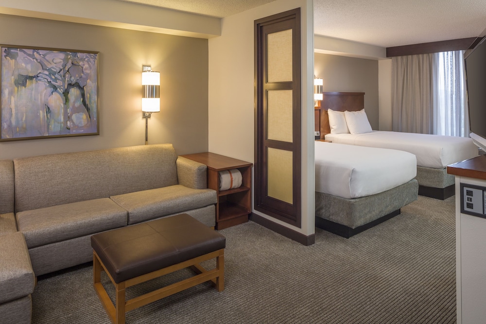 Hyatt Place San Antonio Airport - Quarry Market 7/32