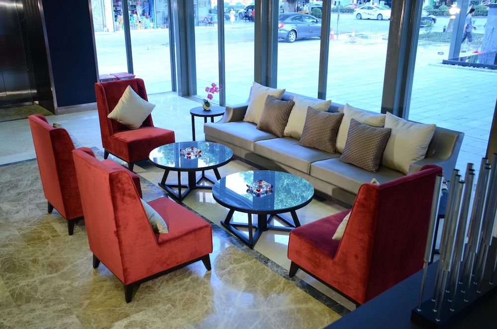 Junyue Internation Hotel 12/18