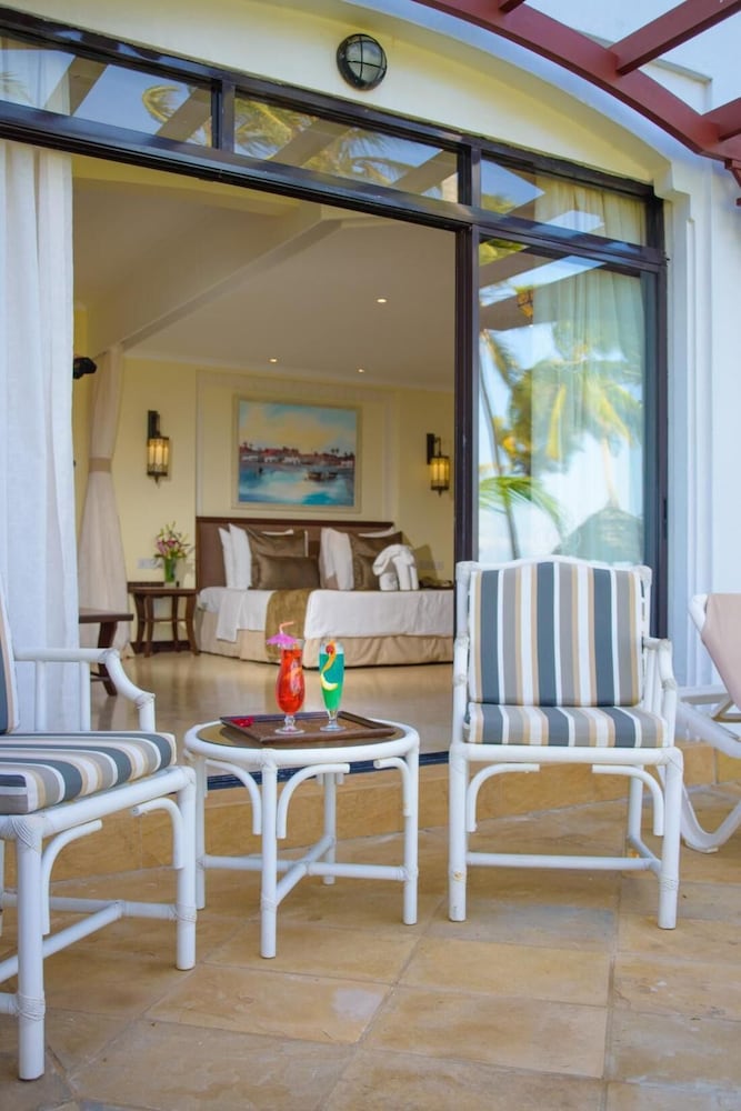 Sarova Whitesands Beach Resort and Spa 42/73