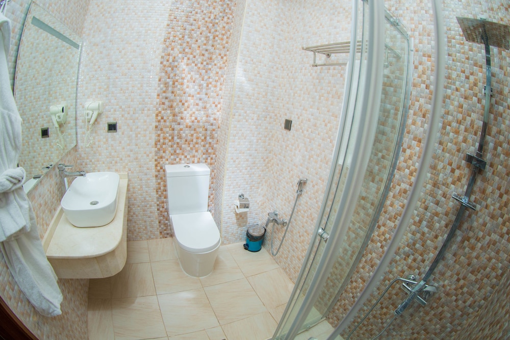 RUMA PORT HOTEL 42/43