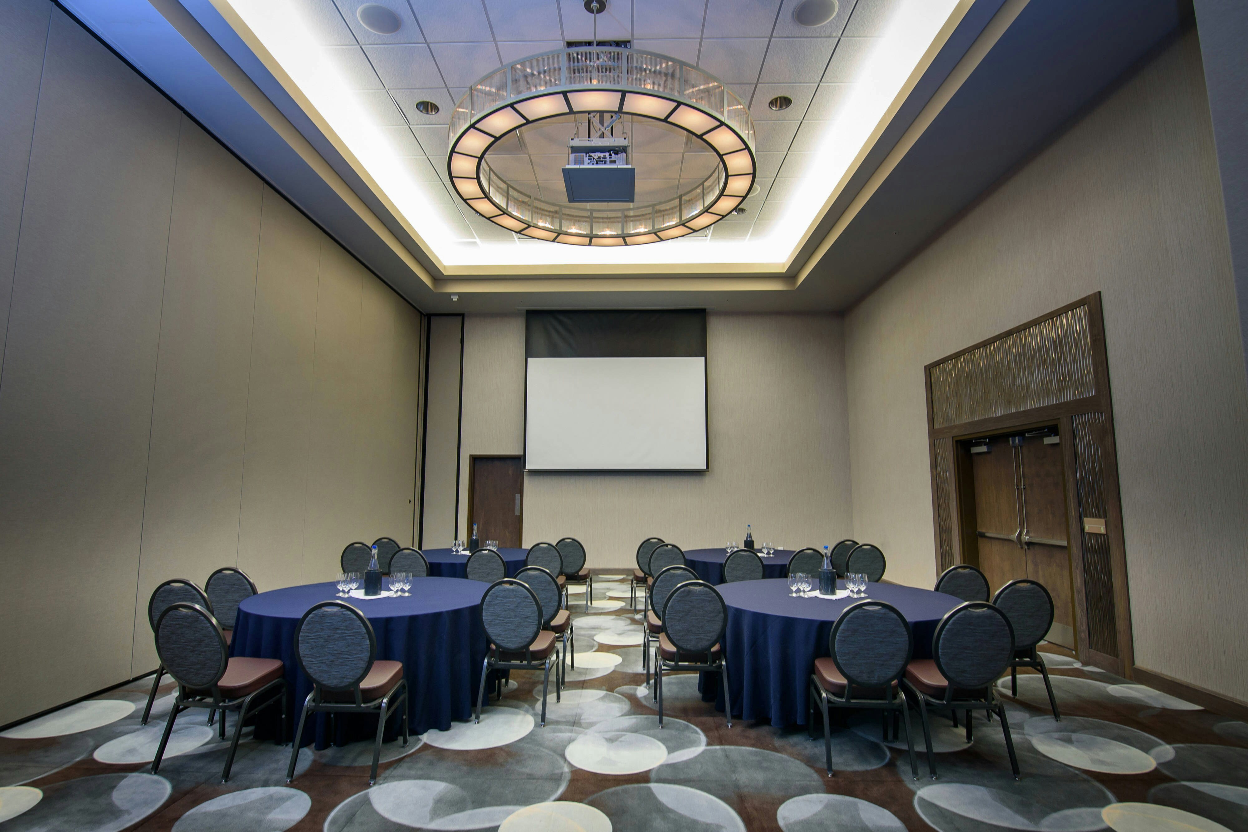 RESIDENCE INN CLEVELAND AVON AT THE EMERALD EVENT CENTER 41/53