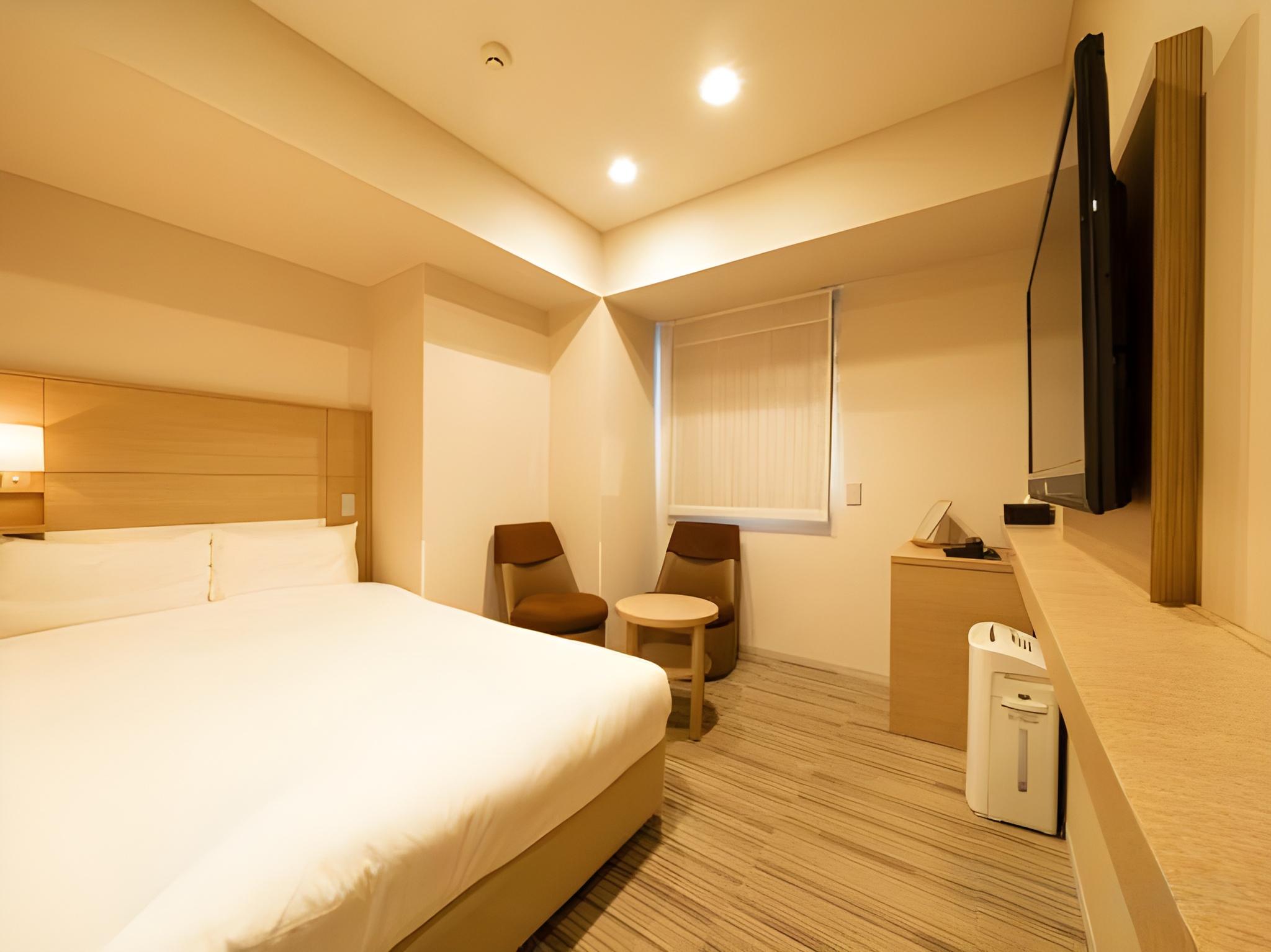 Semi Room, Single, Semi Double Bed