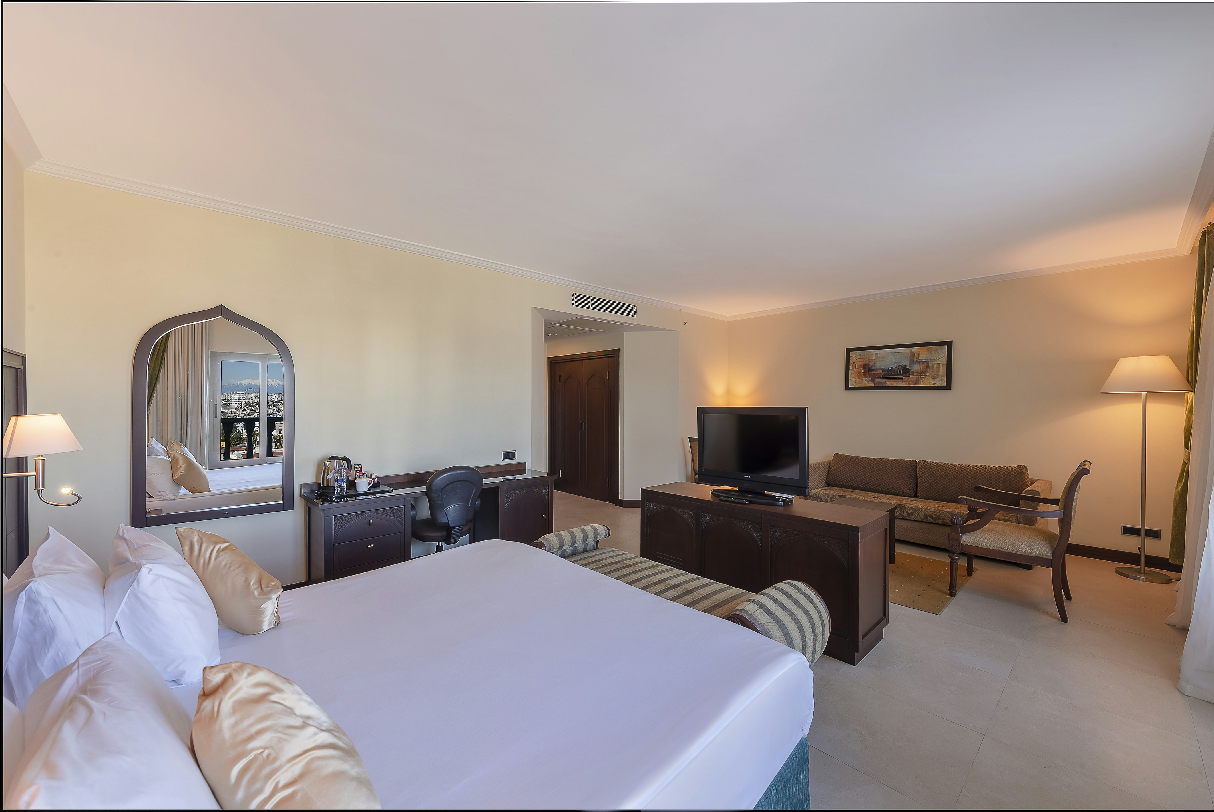 Junior Suite, King Bed, Sea Front