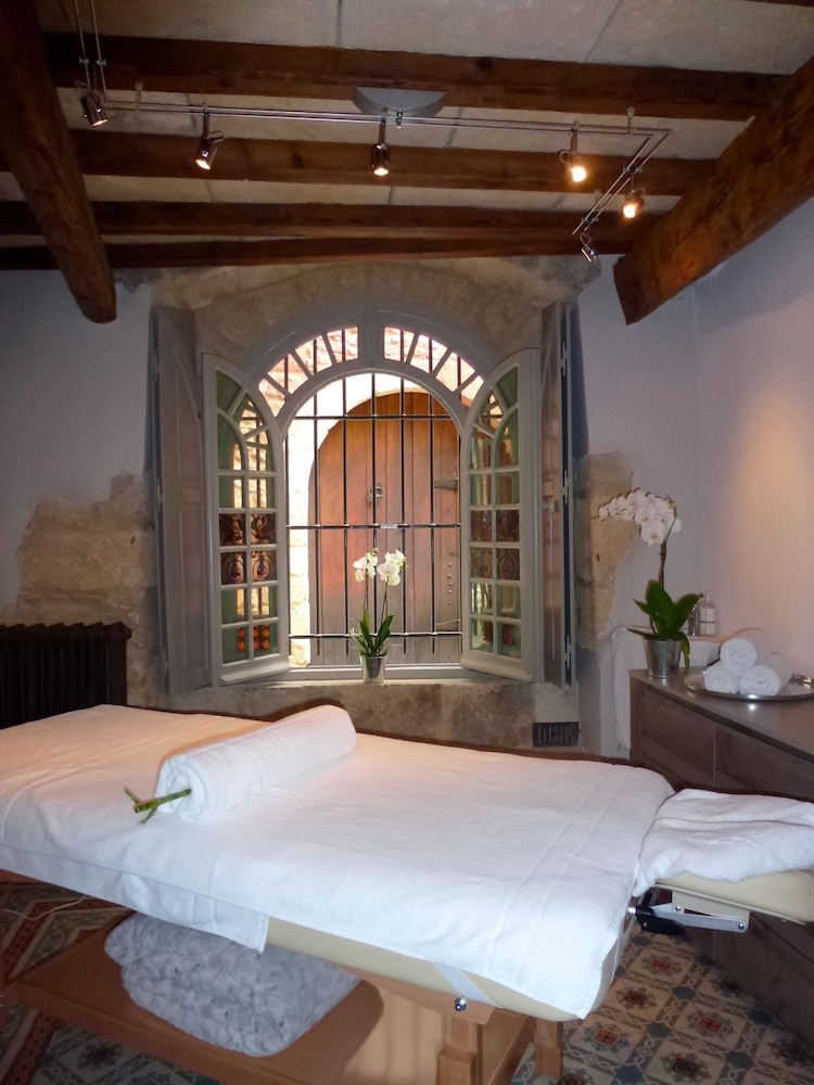Hostellerie Le Castellas 13/46