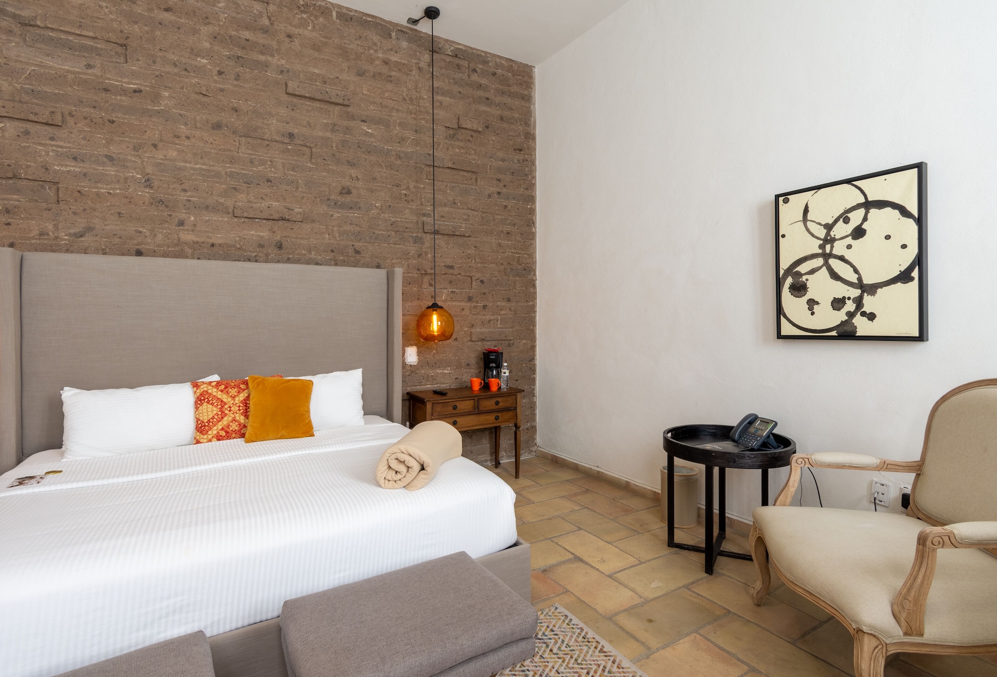 JUNIOR SUITE, KING BED