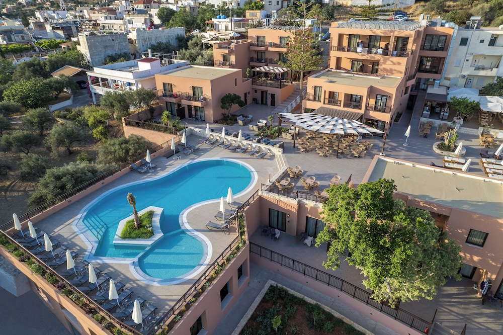 Pyria Hotel 72/80