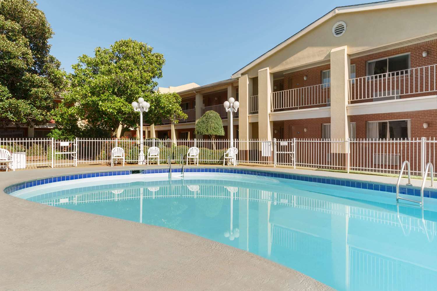 Days Inn by Wyndham Lawton 26/47