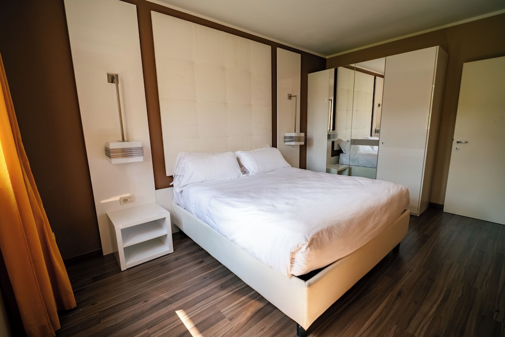Acqua Resorts 10/40
