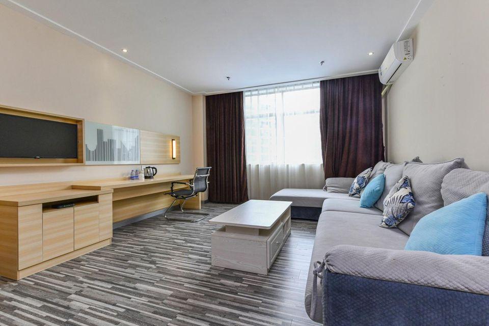 Executive, Suite