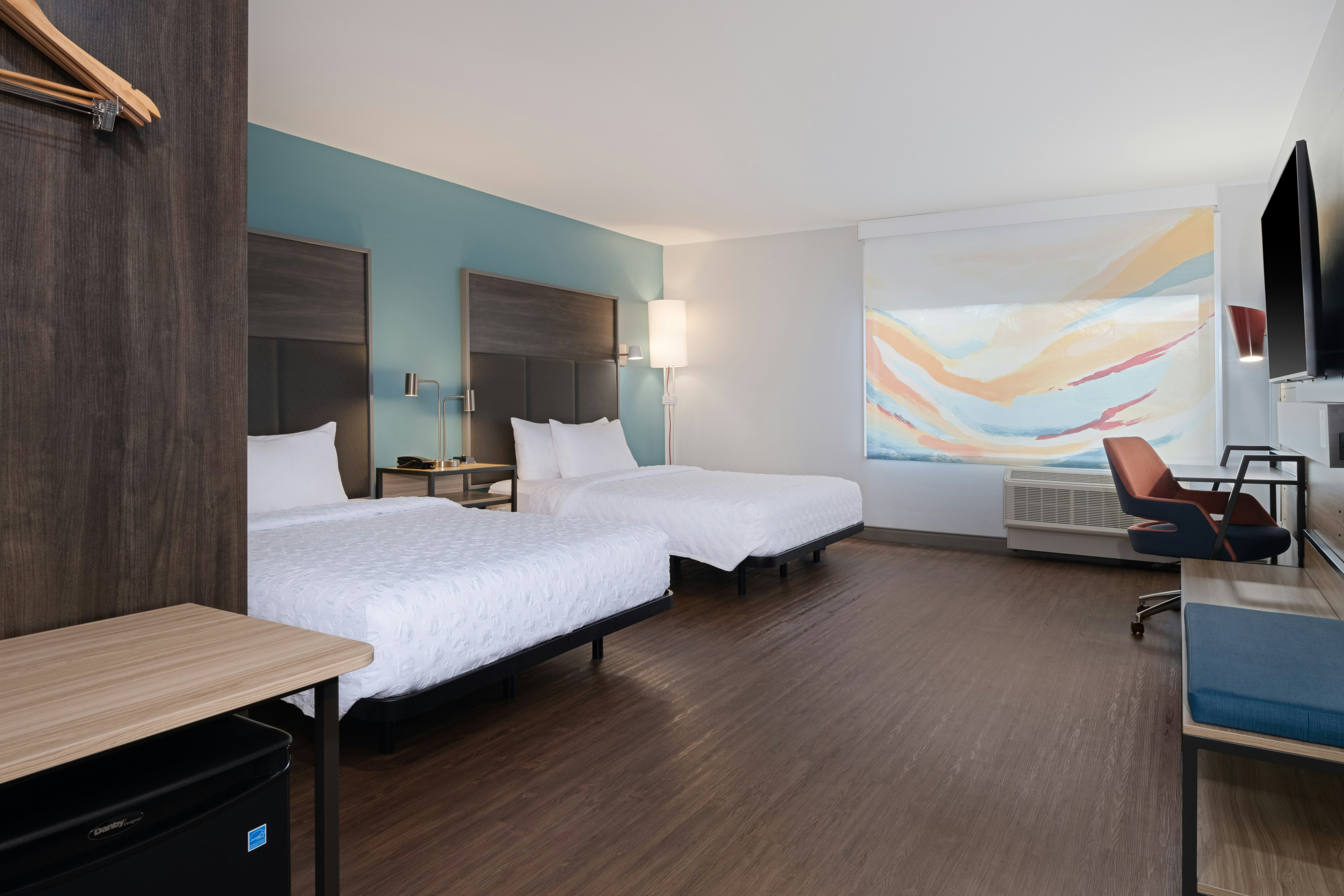 Room, 2 Queen Beds, Tru by Hilton Miramar 3/4
