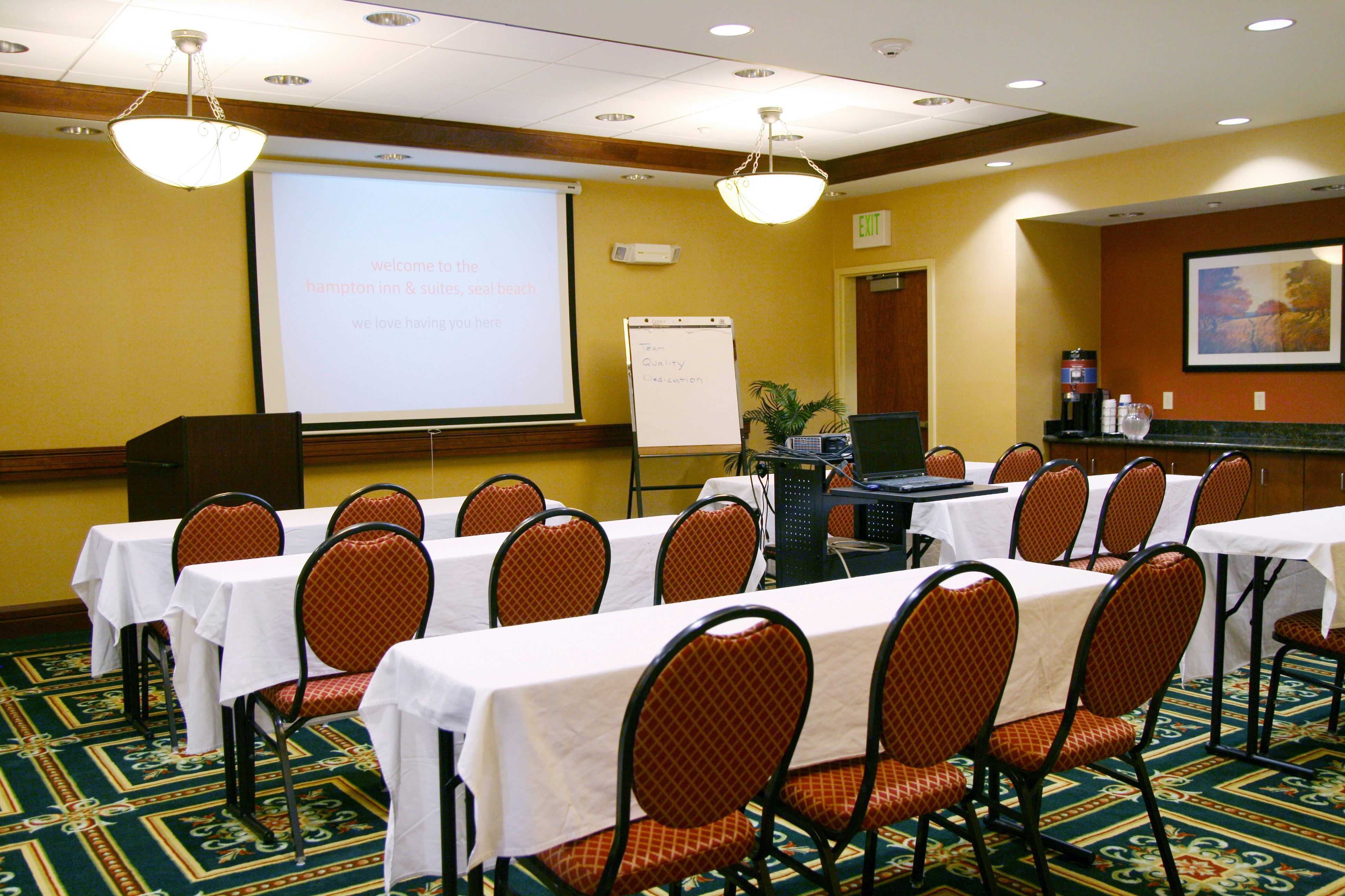 Hampton Inn Suites Seal Beach 26/32