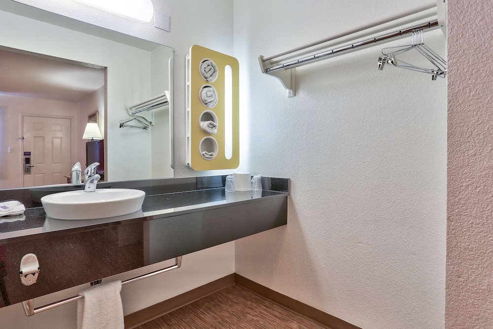 Motel6 Flagstaff, AZ - West - Woodland Village 48/50