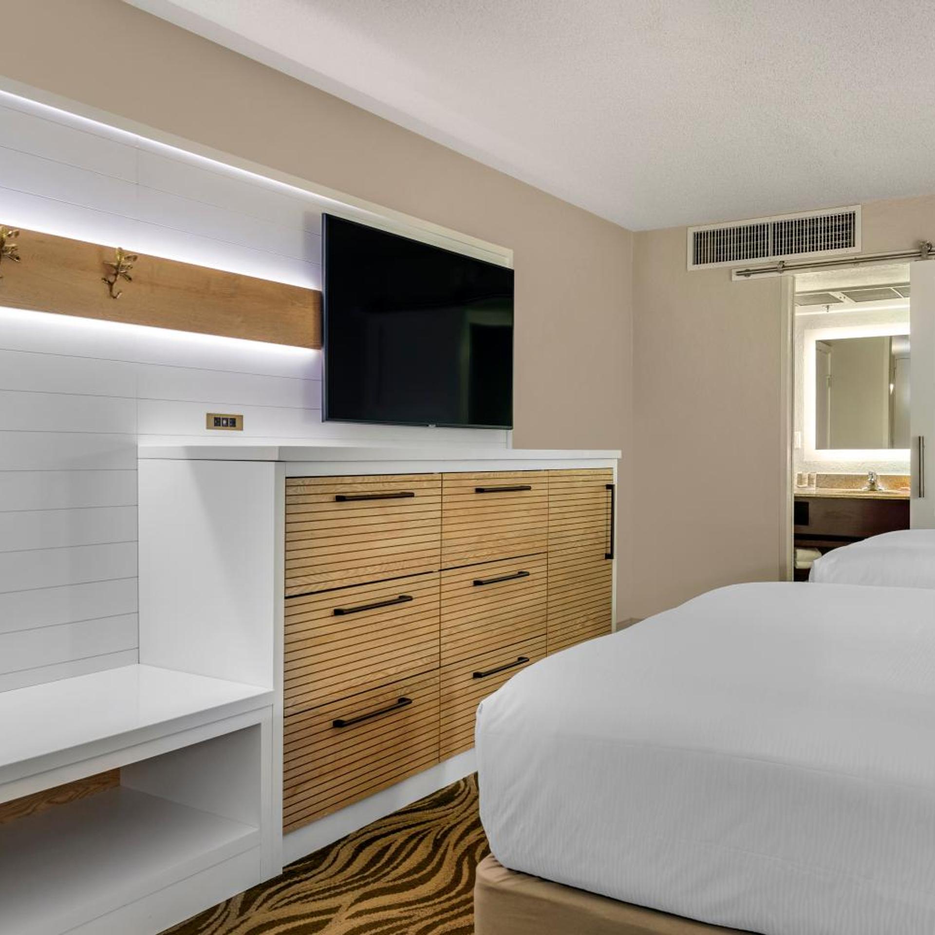 غرفة قياسية بسريرين مزدوجين، Wyndham Garden Lake Buena Vista Disney Springs Resort 5/10