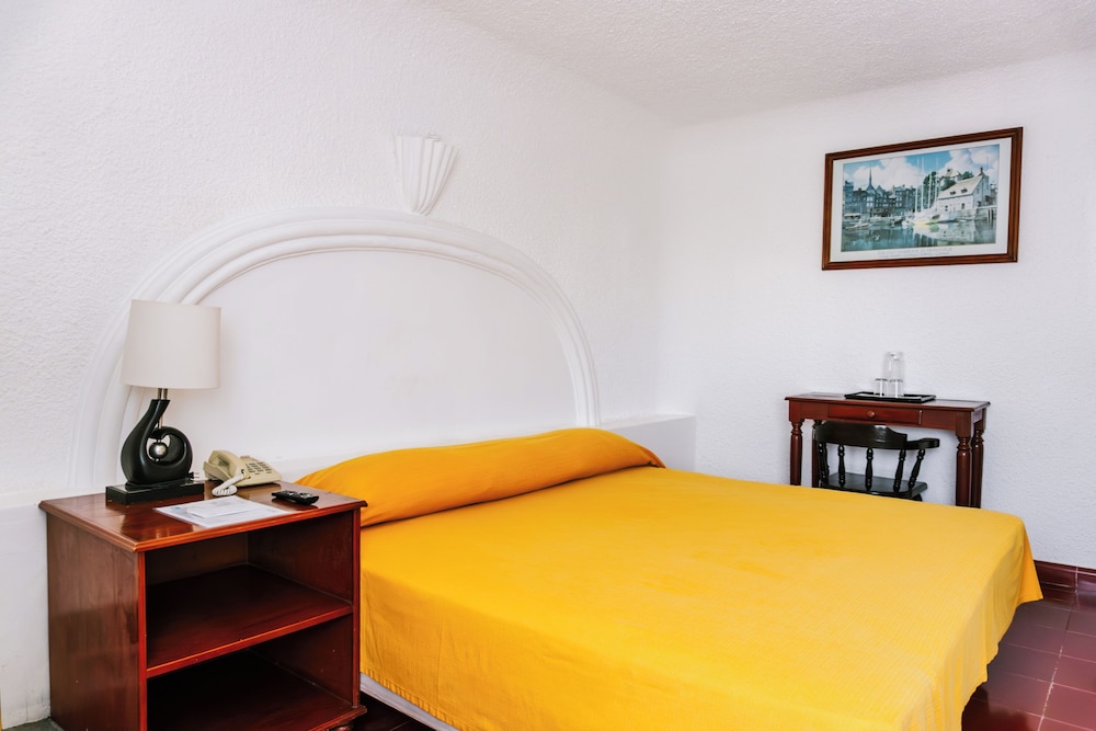 JUNIOR, KING BED