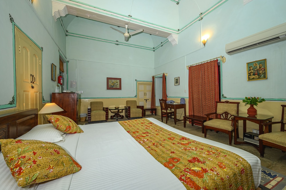The Piramal Haveli (20th Century; Shekhavati, Rajasthan) 12/39