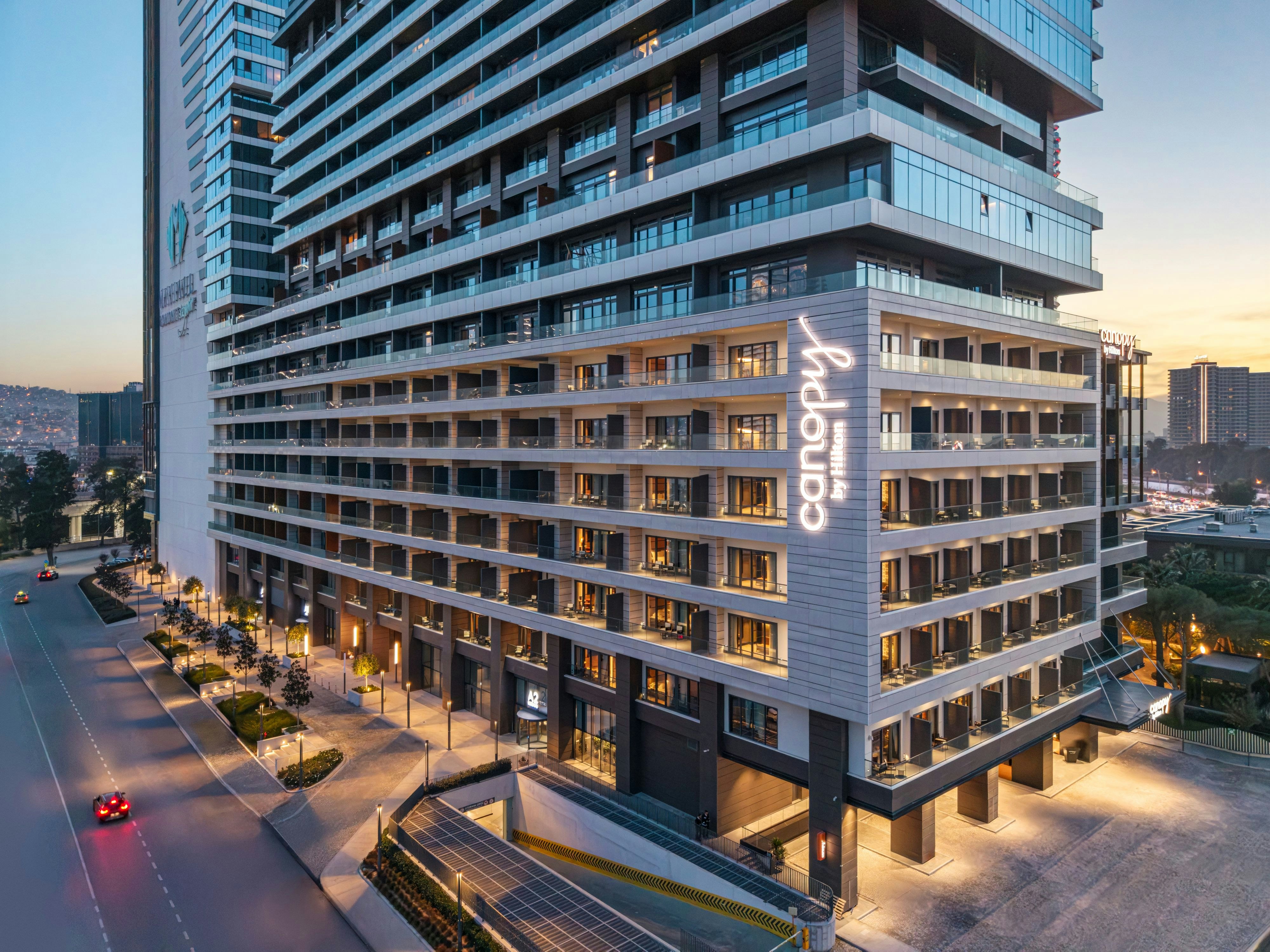 Canopy by Hilton Izmir Bomonti 1/24
