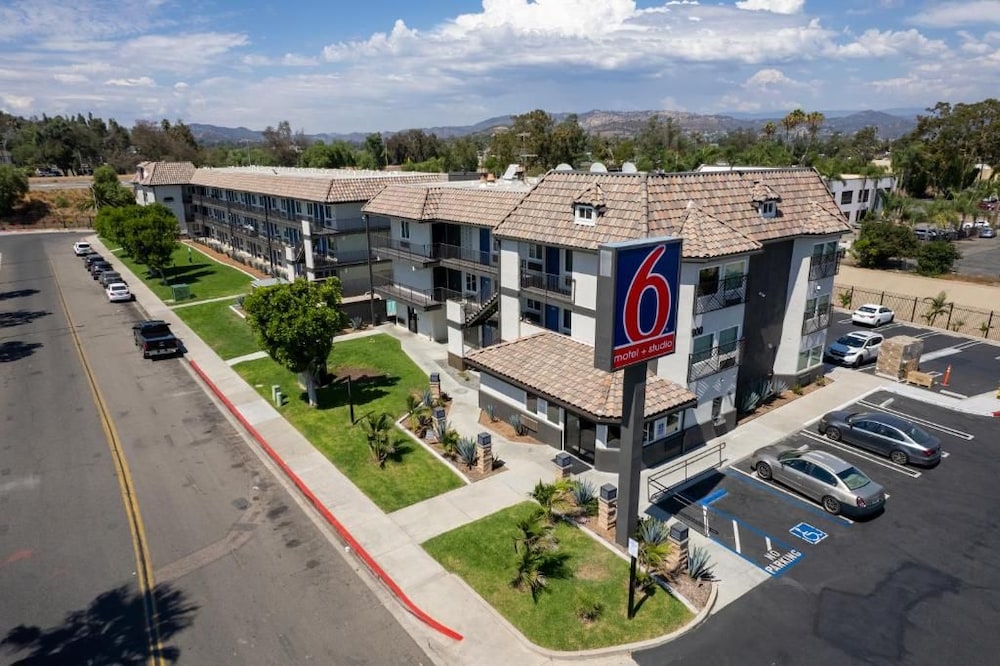 Motel6 Escondido Ca 44/54