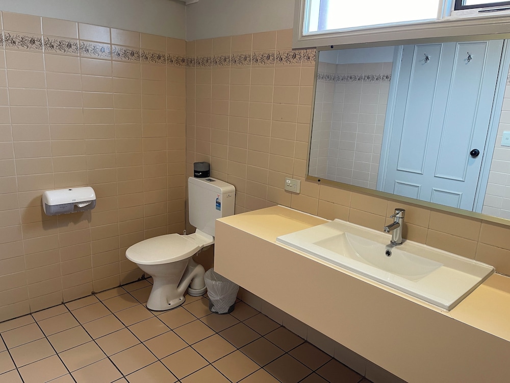 غرفة اقتصادية بسرير كوين، Philadelphia Motor Inn 5/6