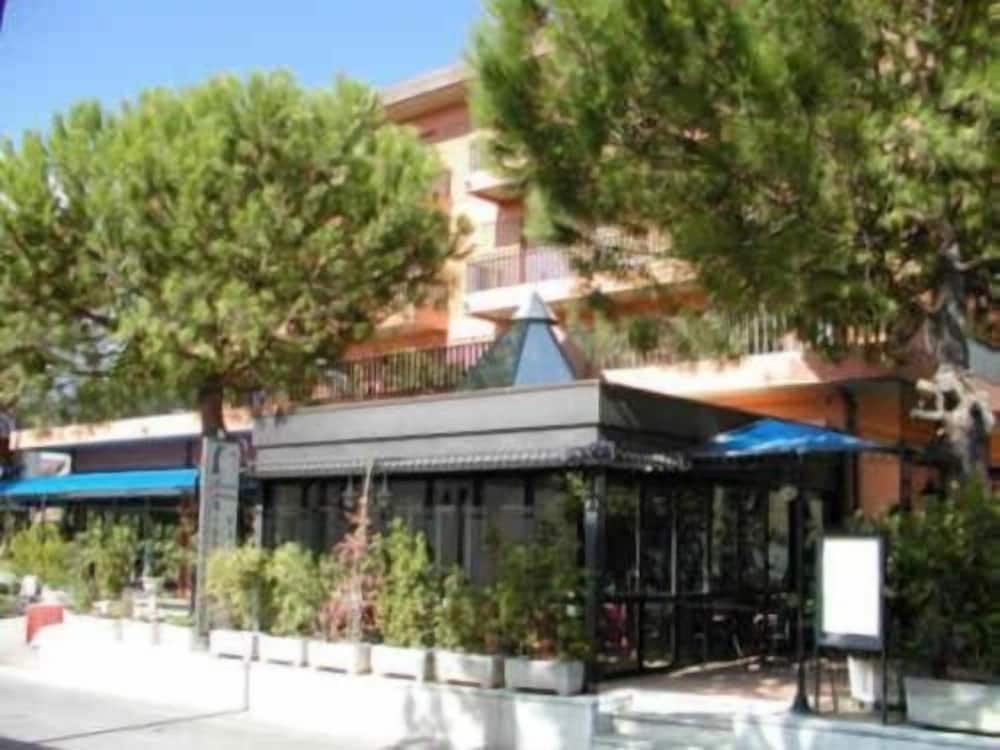 La Vela Hotel 2/57