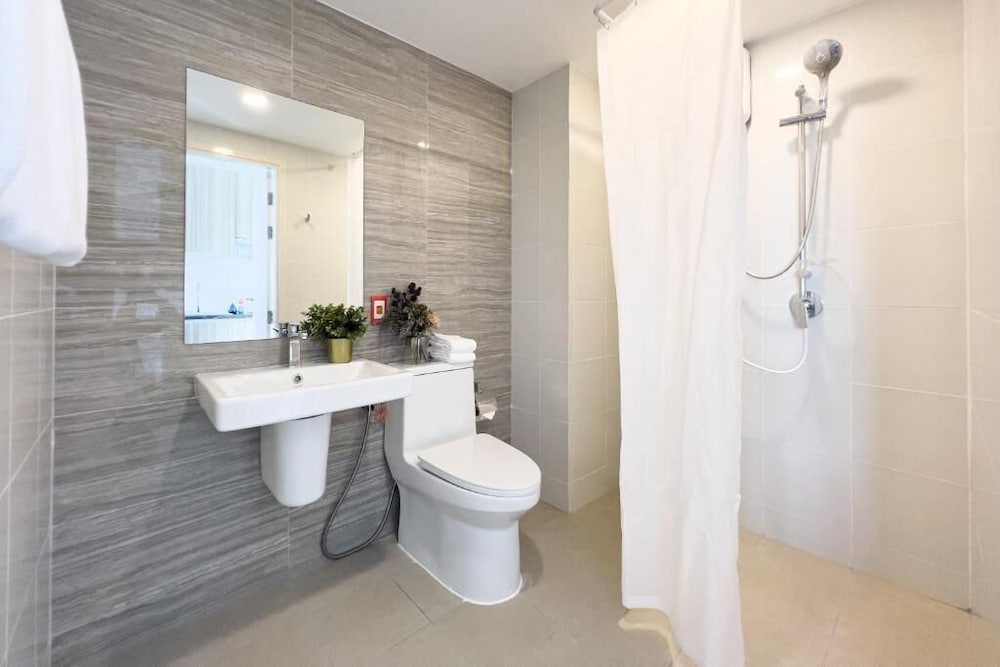 Wellness Stay And Hotel Sukhumvit 107 120/123