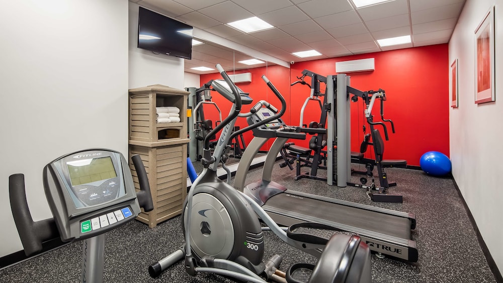 Best Western Plus Capital Inn 25/48