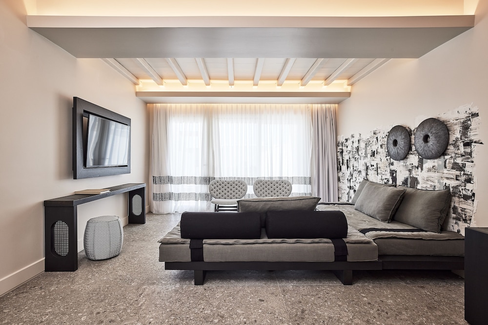 Amazon Mykonos Resort And Spa 29/46