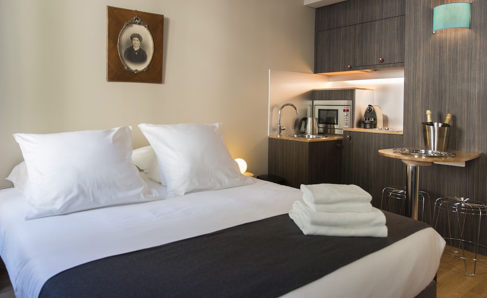 Suites and Hotel Helzear Champs Elysees 11/65