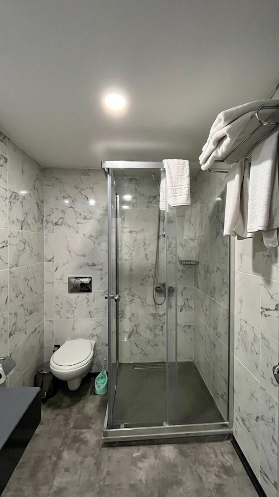 غرفة قياسية بسرير مزدوج، Uptown Buyuk Anadolu Girne Hotel 2/2