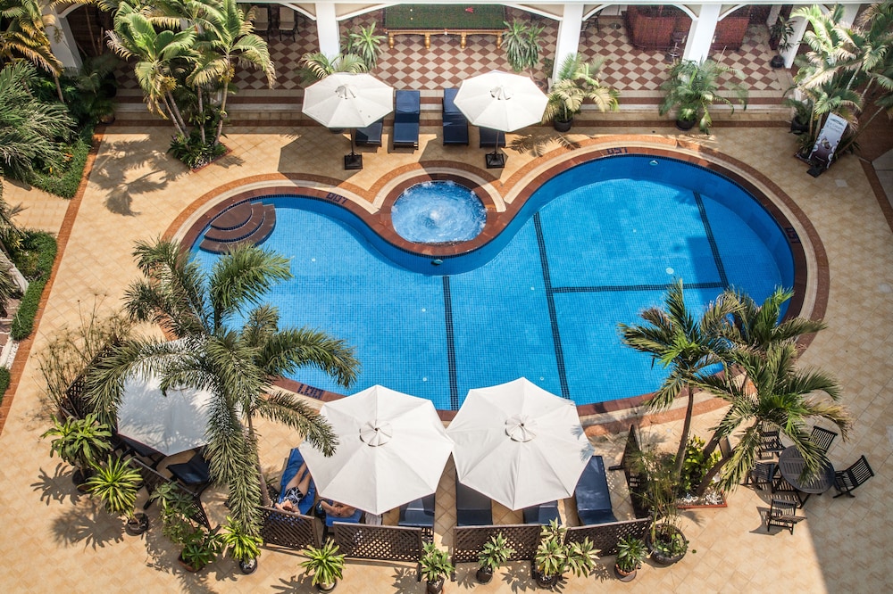 Angkor Holiday Hotel 54/58
