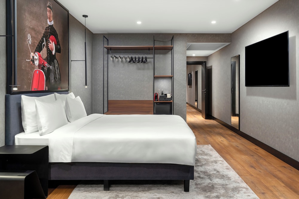 Radisson RED Izmir Point Bornova 23/59