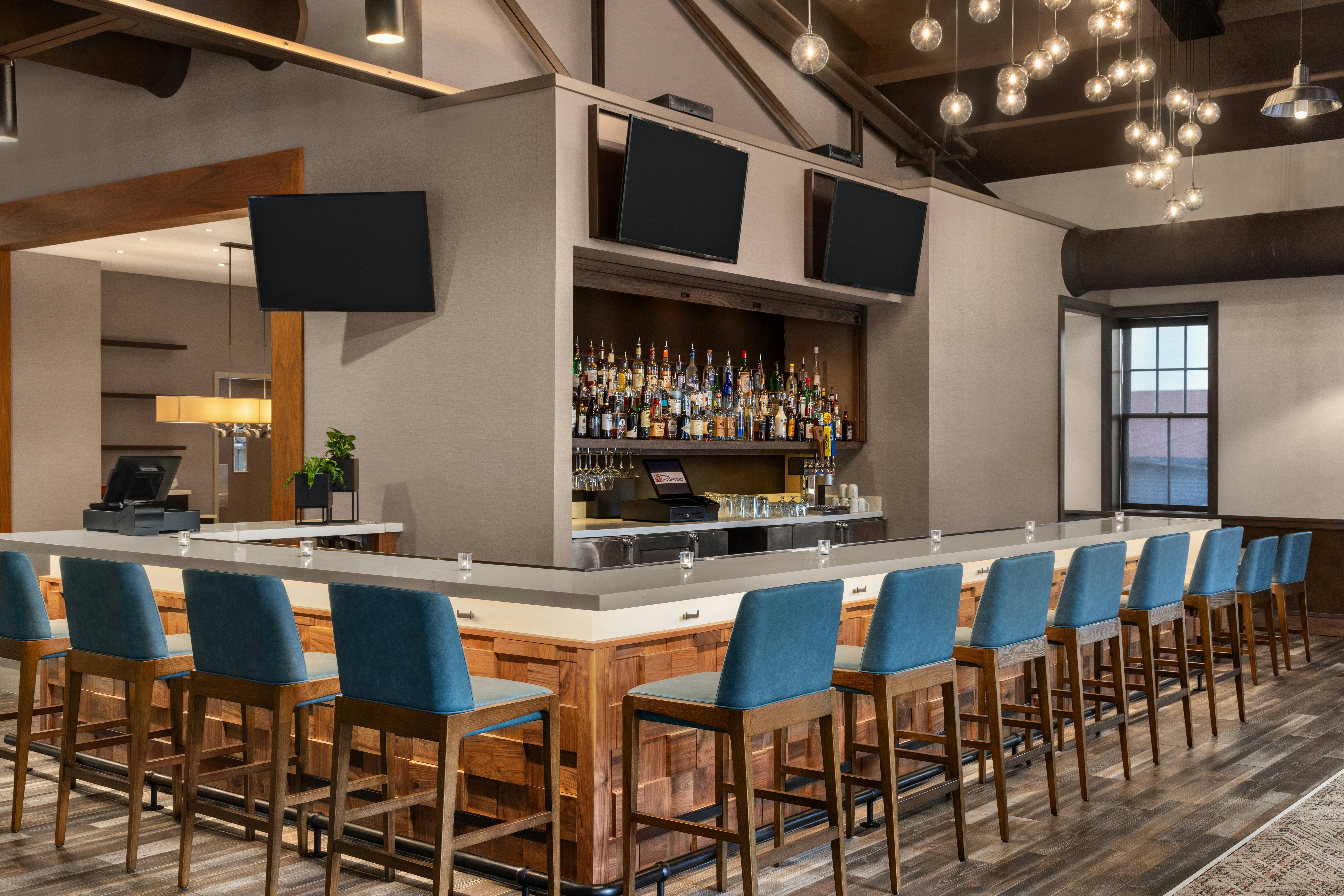 Hilton Garden Inn Burlington Downtown 53/73