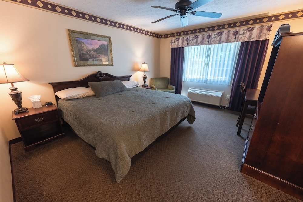 Hearthstone Inn & Suites 23/65