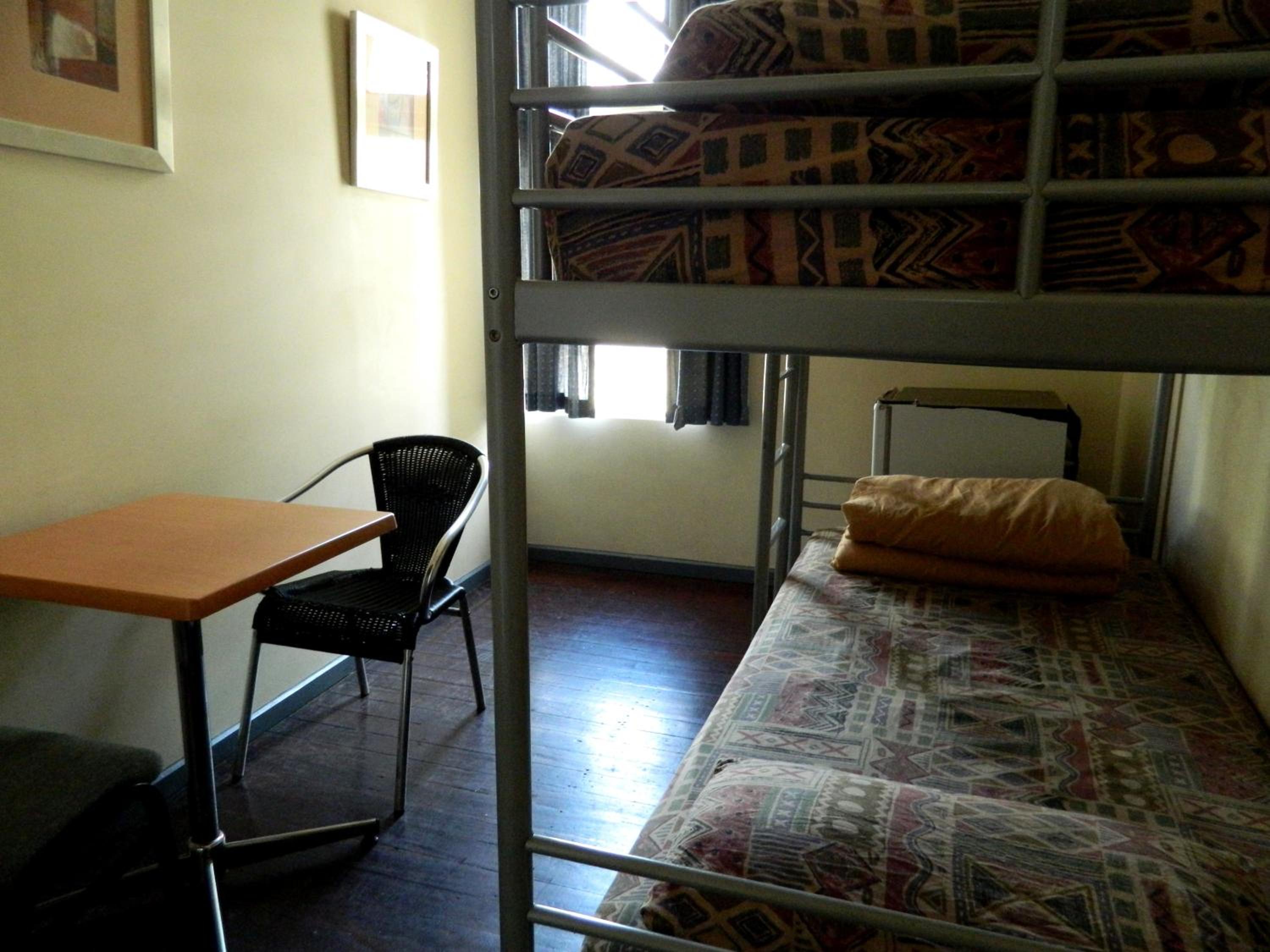 ROOM, TRIPLE, SHARED BATHROOM