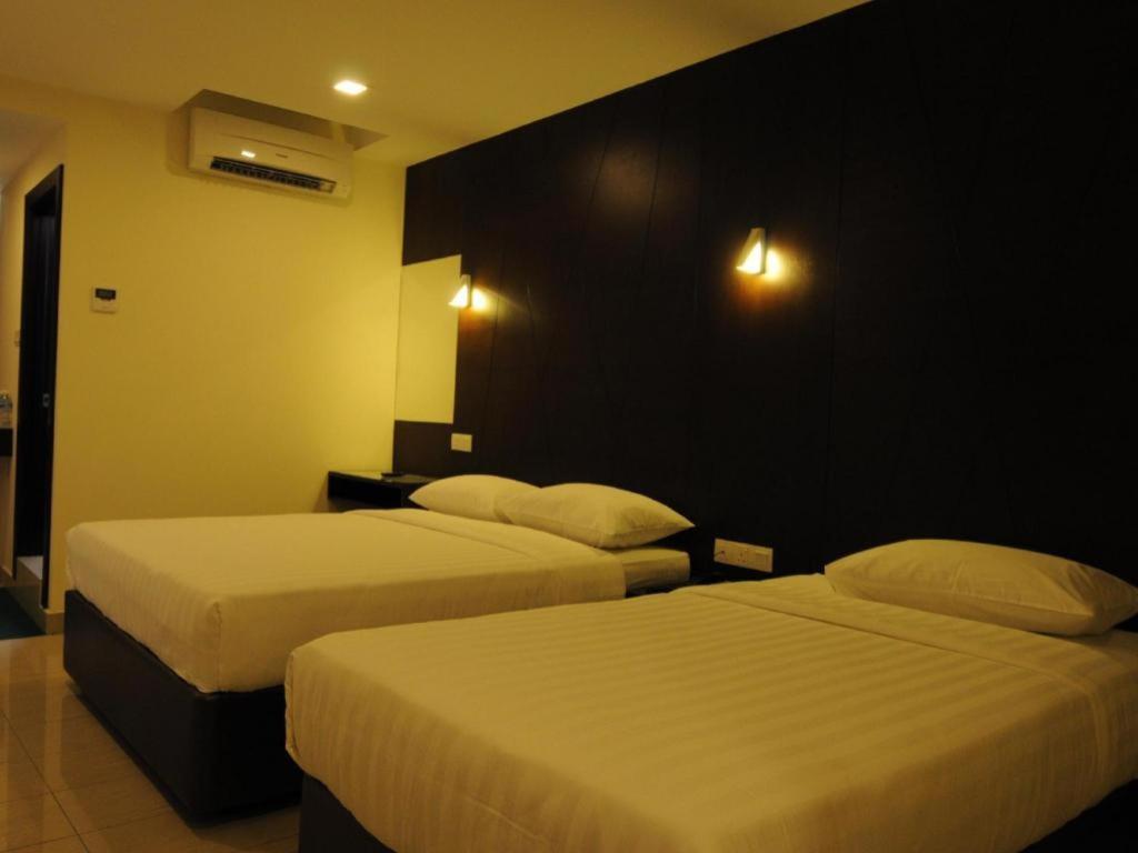 Cathay Hotel 35/50