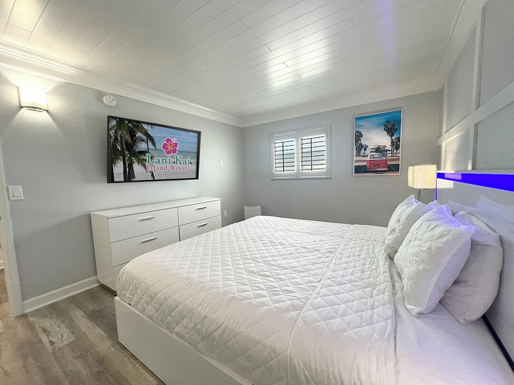 SUITE, KING BED, BEACH FRONT, BALCONY
