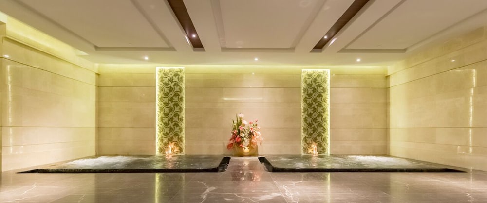 Garden City Hotel 26/38