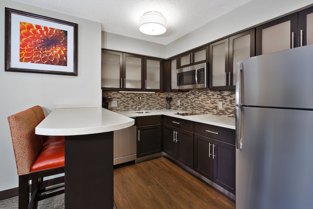 Staybridge Suites Detroit-Utica 45/58