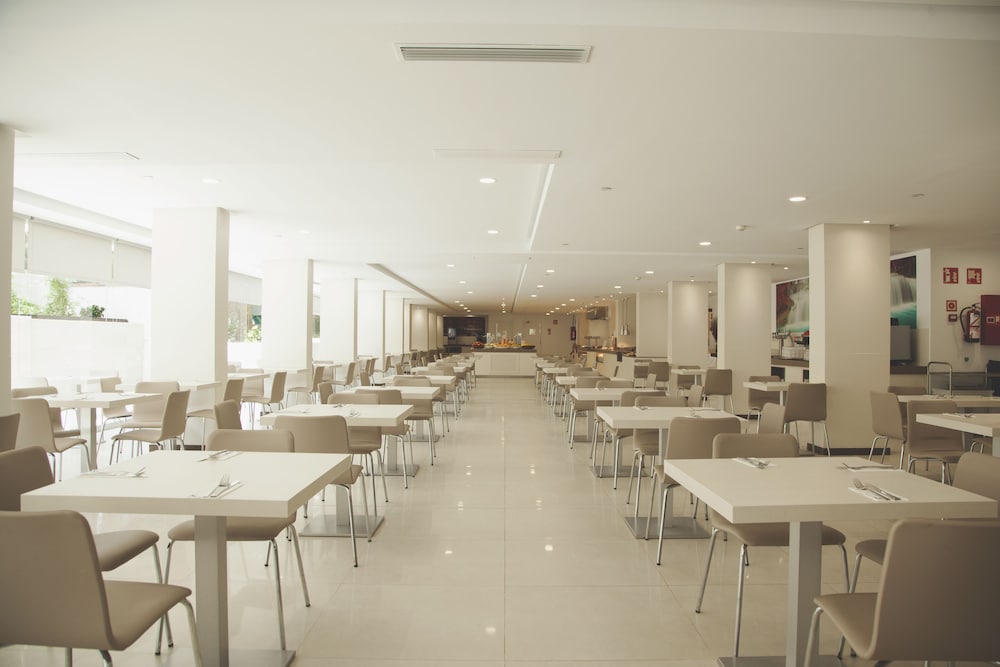 Globales Panama - Adults Only 23/32