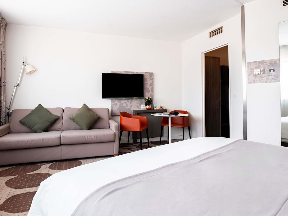 MERCURE COMPIEGNE SUD 48/76