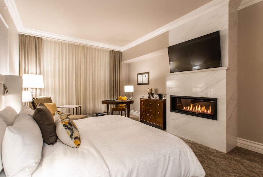 DELUXE, KING BED, GARDEN VIEW