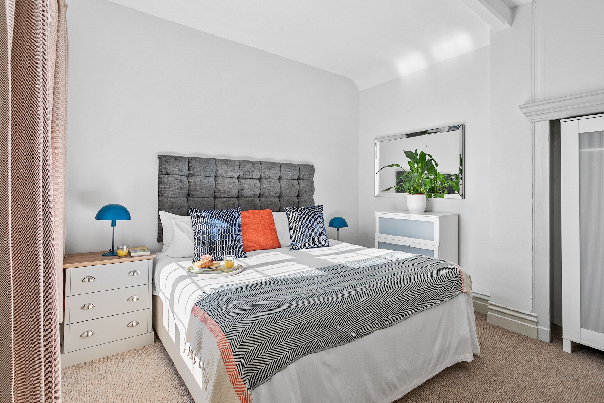 2 Bedrooms, Apartment, King Bed