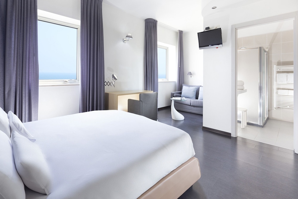 SUPERIOR, DOUBLE BED