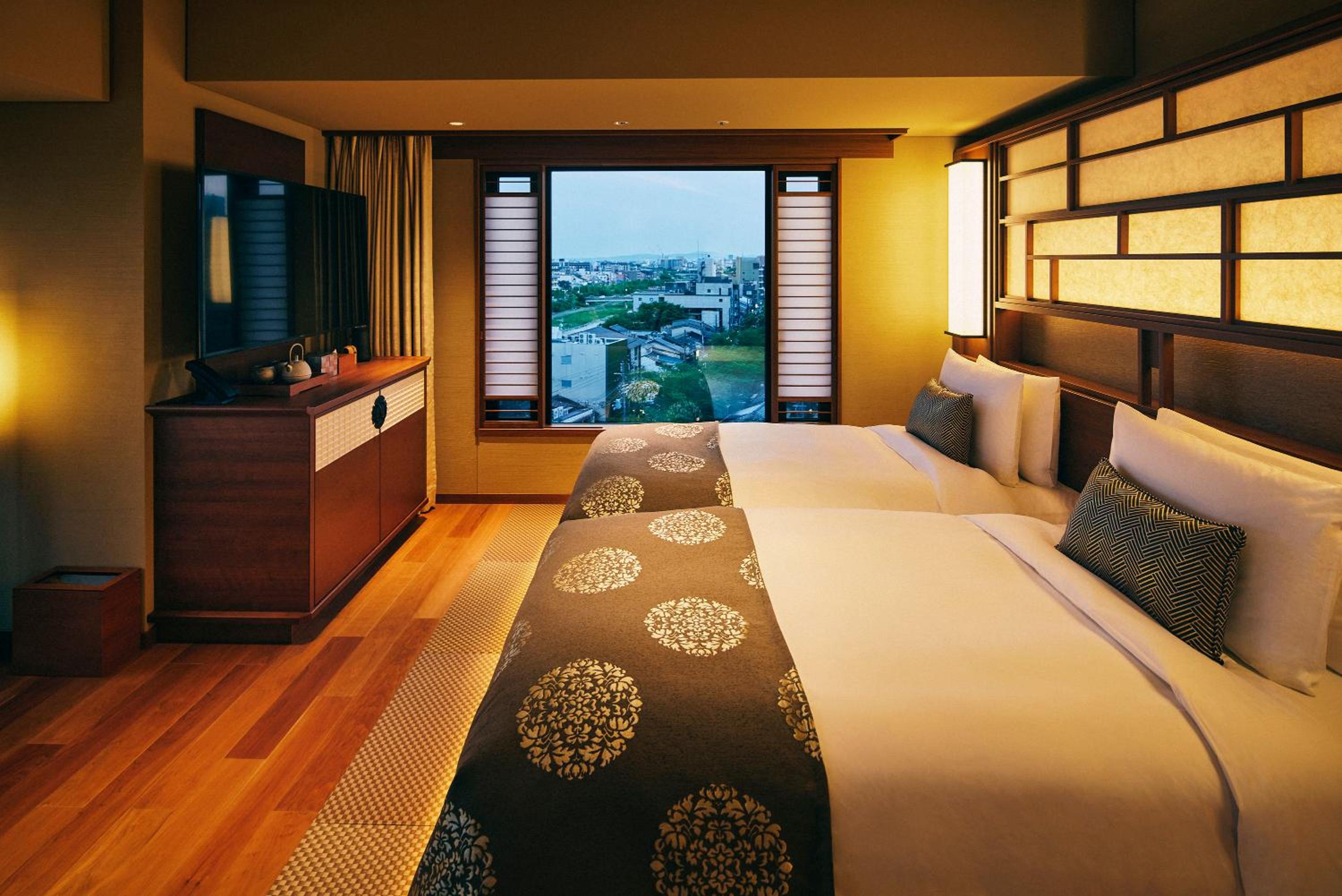 Premium, Twin Beds, Top Floor, Corner