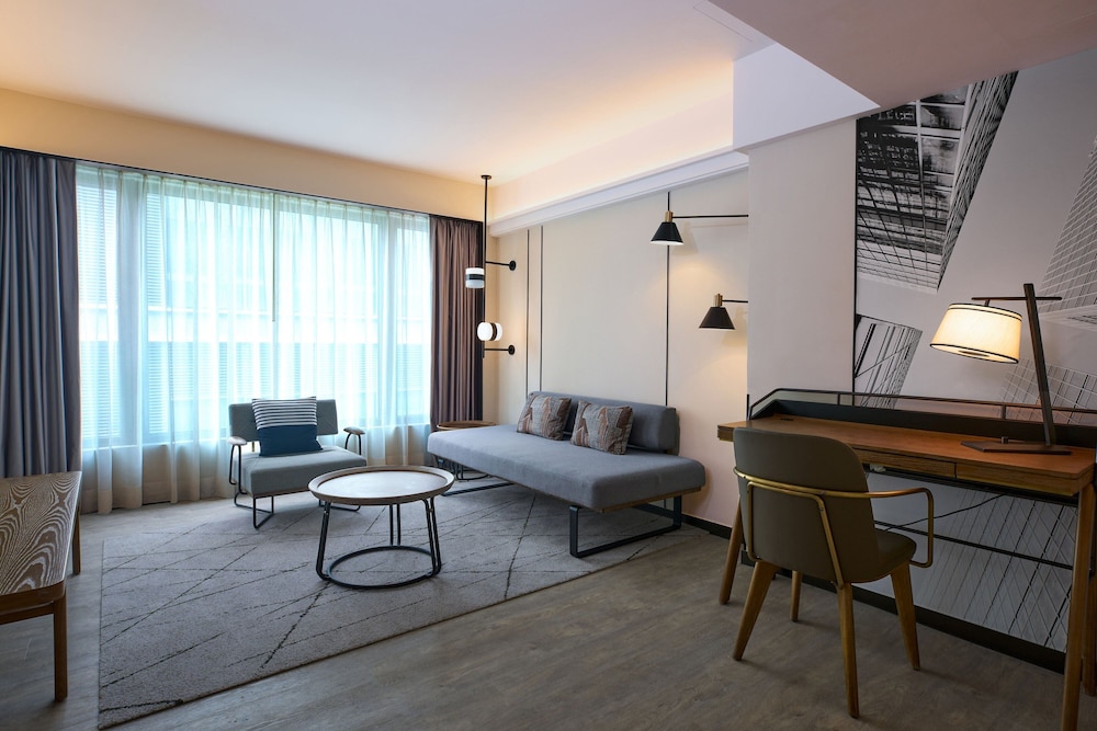 1 BEDROOM, JUNIOR SUITE