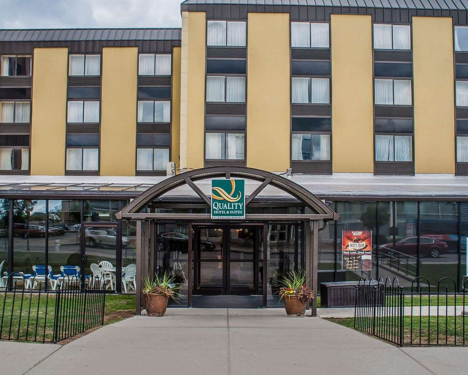 Quality Hotel & Suites At The Falls photo4